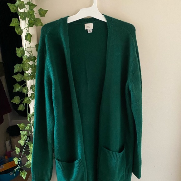 Cardigan - Picture 1 of 3